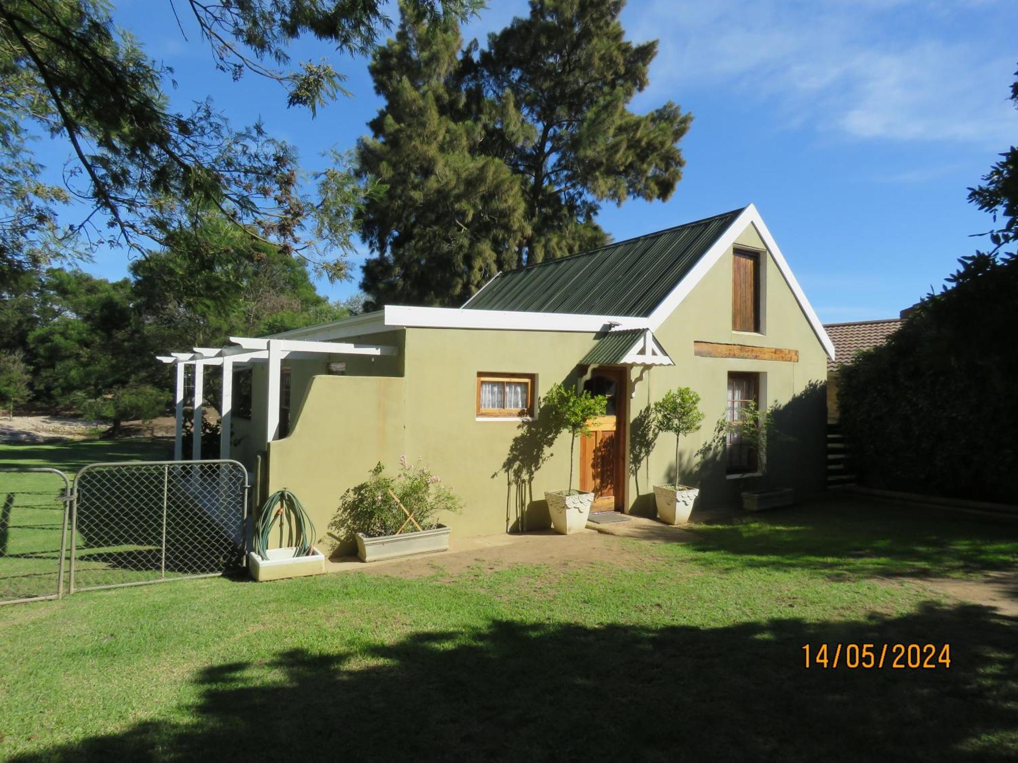 Apartamento Town And Country Caledon Exterior foto